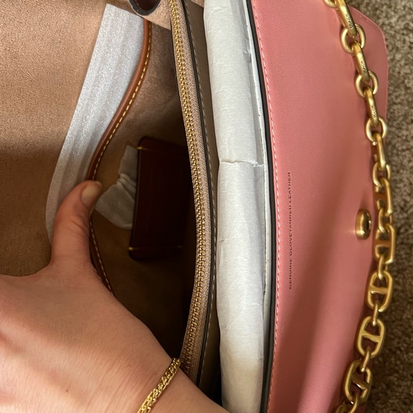 Beat Shoulder Bag In Colorblock - Picture 9 of 12